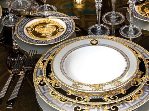 italienische vitrine versace|Versace dinnerware collection.